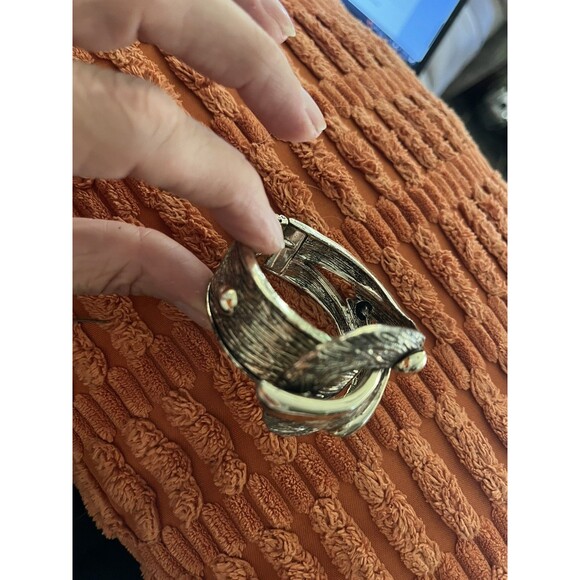 Vintage SELINI signed Etched Gold tone Clamper Hinged Adjustable Bracelet 1960’s - Picture 12 of 12